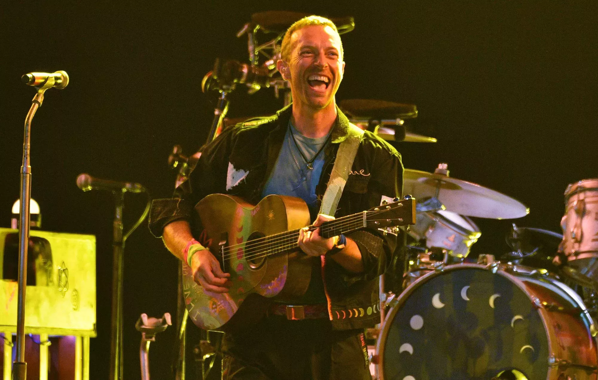 Coldplay interpreta las nuevas canciones de