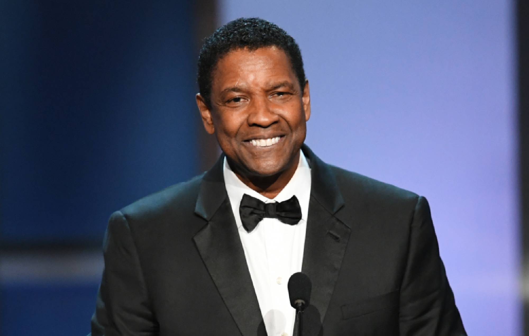 Denzel Washington se burla del "divertido" personaje de 'Gladiator II': "Está en la cama con el diablo"