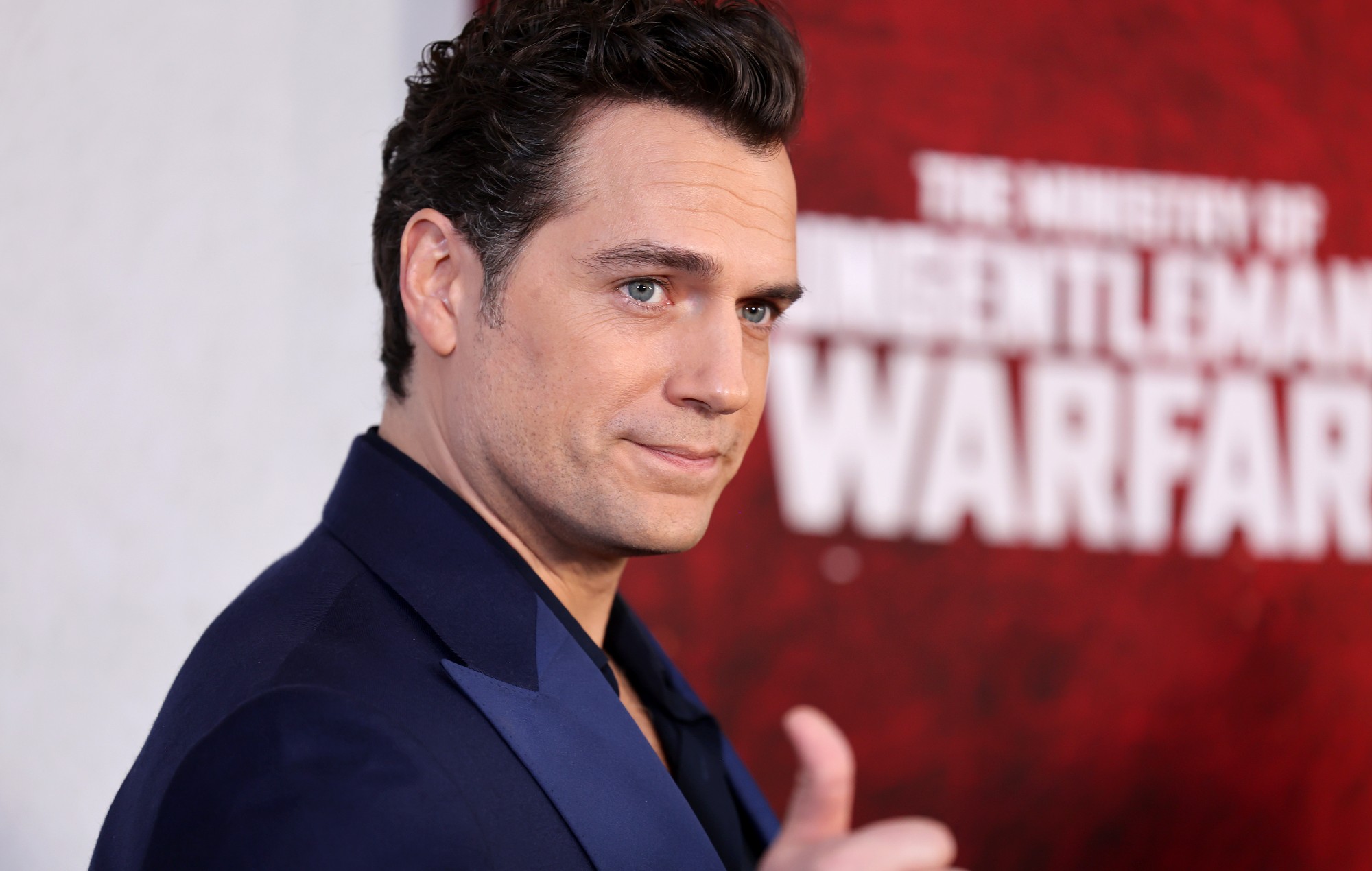 Henry Cavill dice que el papel de 'Warhammer' es el "mayor privilegio" de su carrera