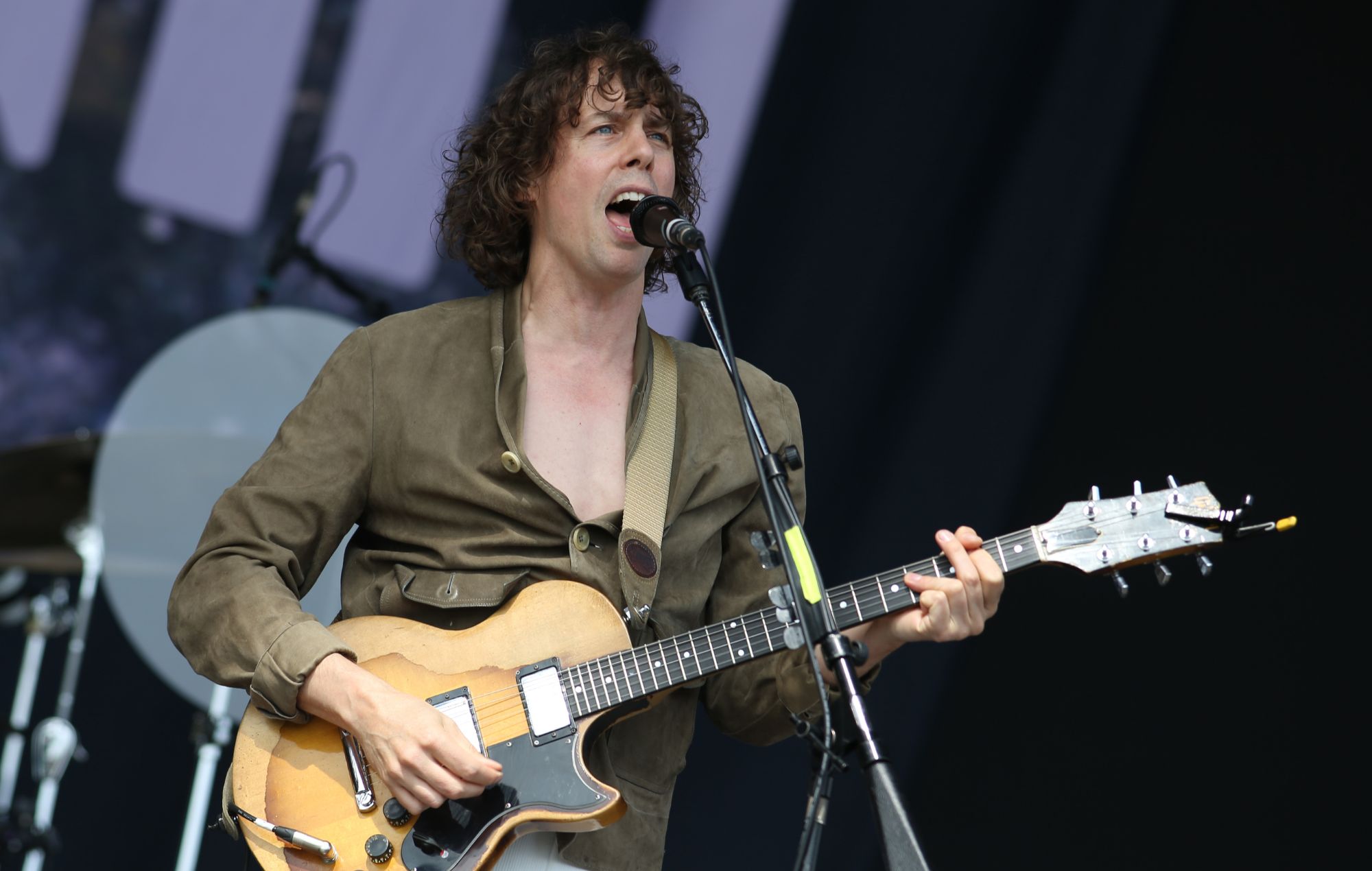 Razorlight comparte su nuevo single "Taylor Swift = US Soft Propaganda".