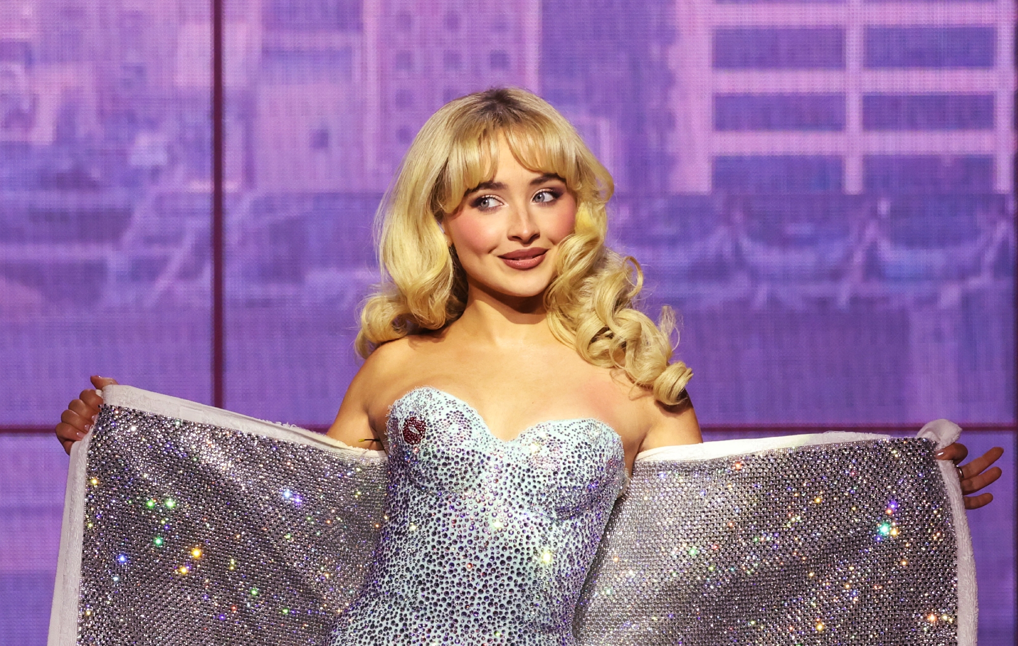 Sabrina Carpenter responde a las críticas por abrazar su sexualidad: "No vengas al programa"