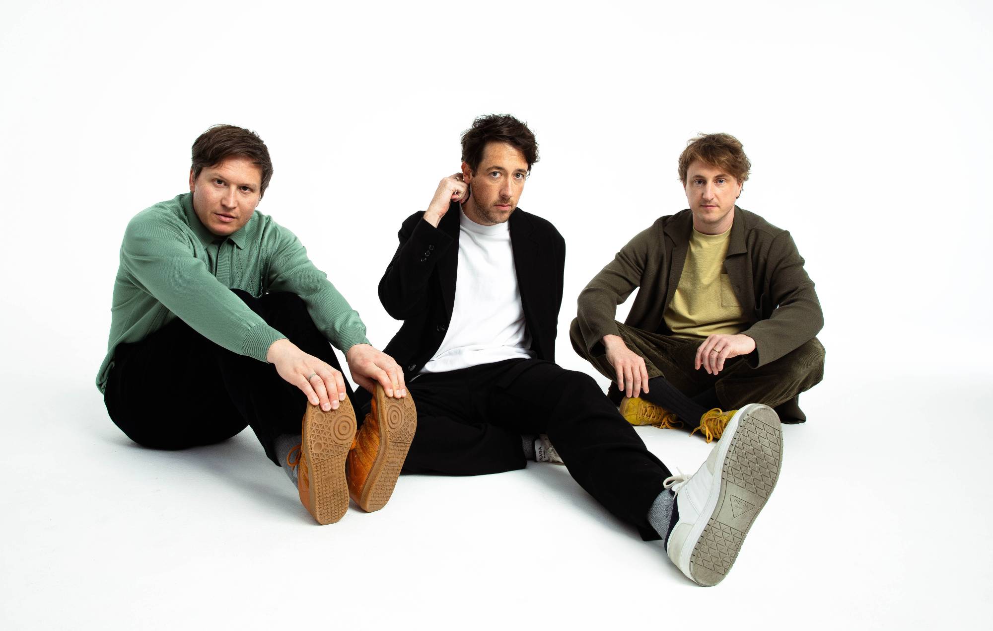 The Wombats hablan de su nuevo álbum 'Oh! The Ocean': "Tengo el cuerpo de un hombre de 40 años y el alma de una chica de 15"