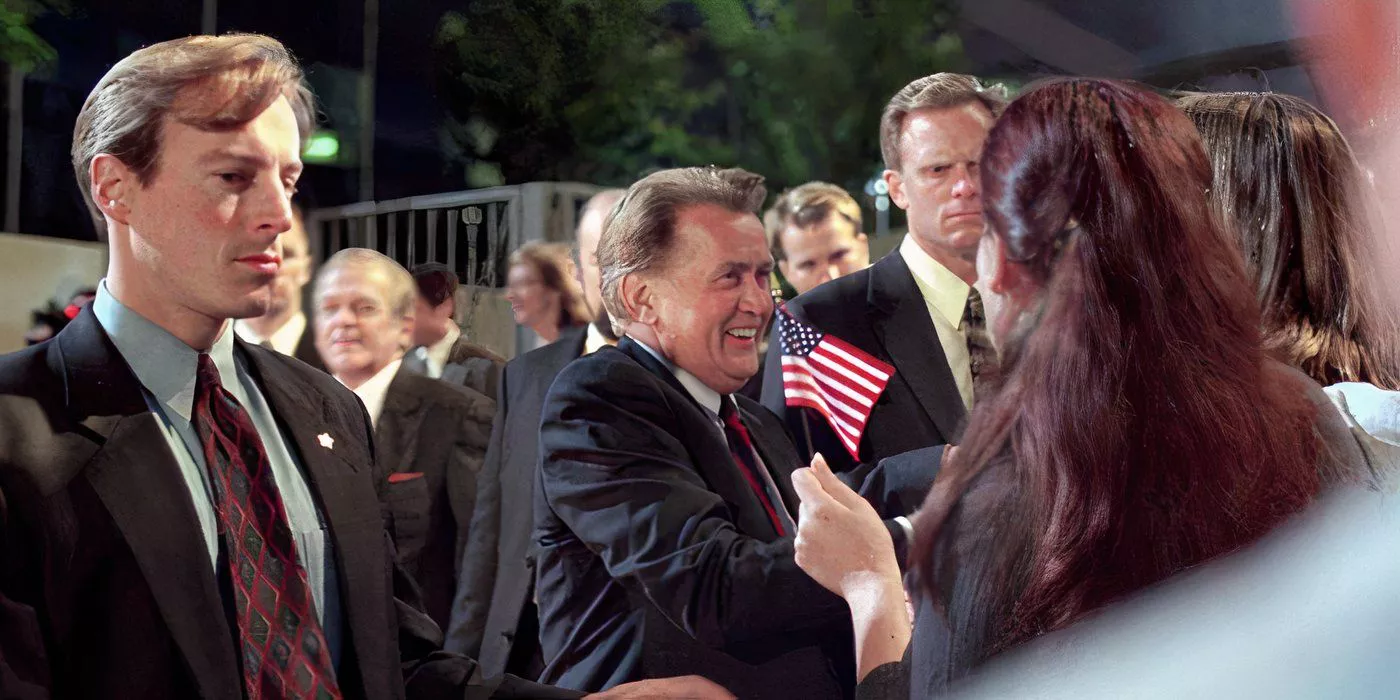 Bartlet saludando en The West Wing 'What Kind of Day Has It Been'