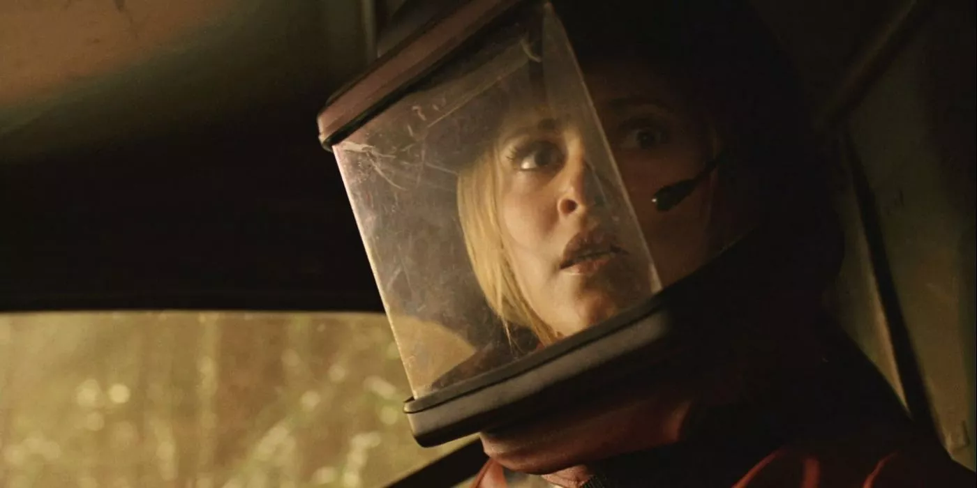 Eliza Taylor as Clarke Griffin in The 100 The Chosen