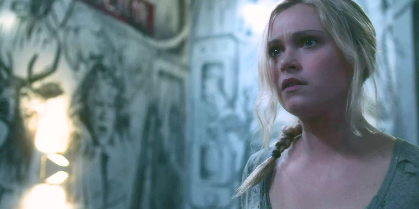 Eliza Taylor as Clarke Griffin in The 100 Nevermind