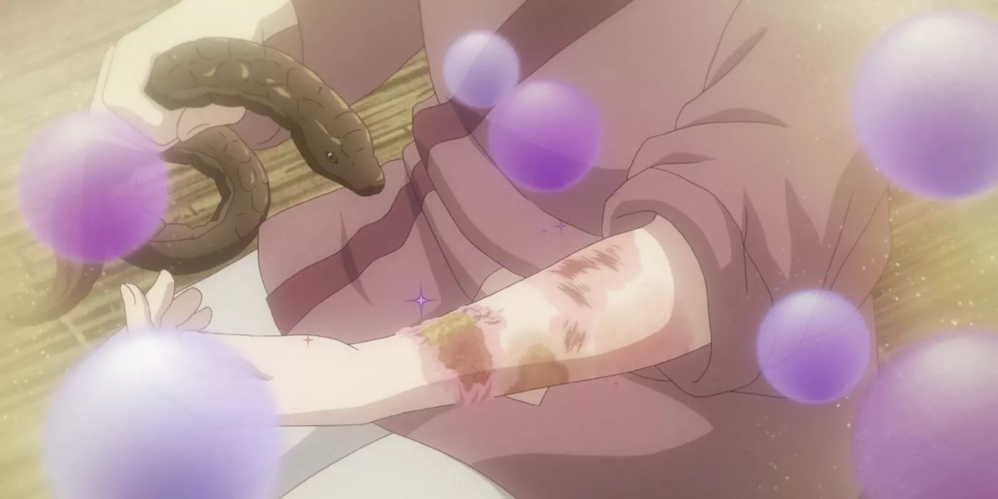 Maomao permite que una serpiente la muerda en The Apothecary Diaries.