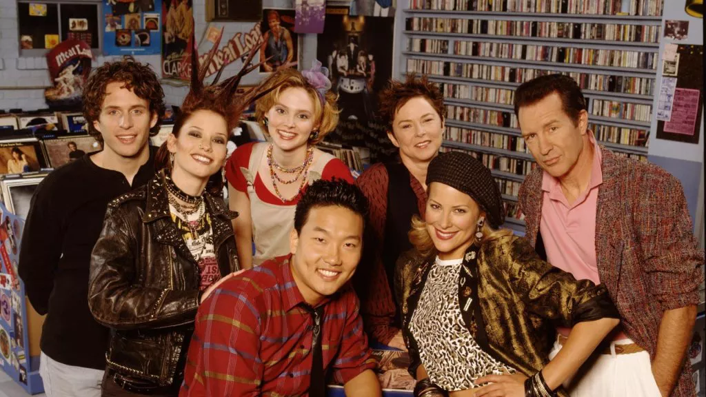 13 TV Sitcoms from the '00s You've Probably Forgotten About