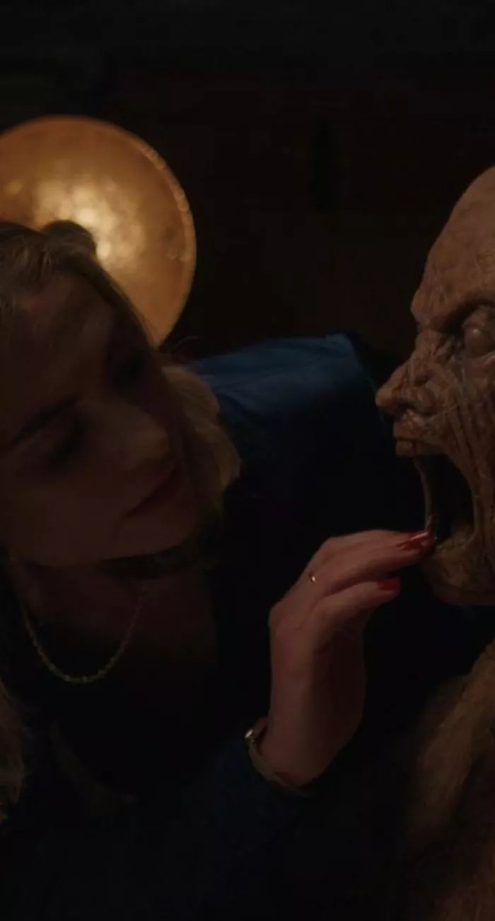 La película Oddity revela la verdad detrás de la muerte de la hermana con la ayuda de un maniquí de madera.