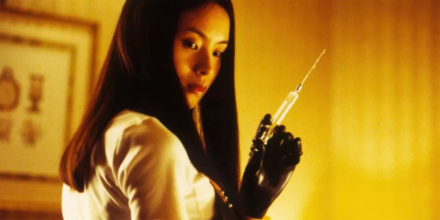 The killer in Audition holding a needle.