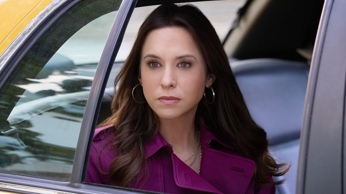 ¿Cómo está involucrada Lacey Chabert en la demanda por discriminación por edad de Hallmark?