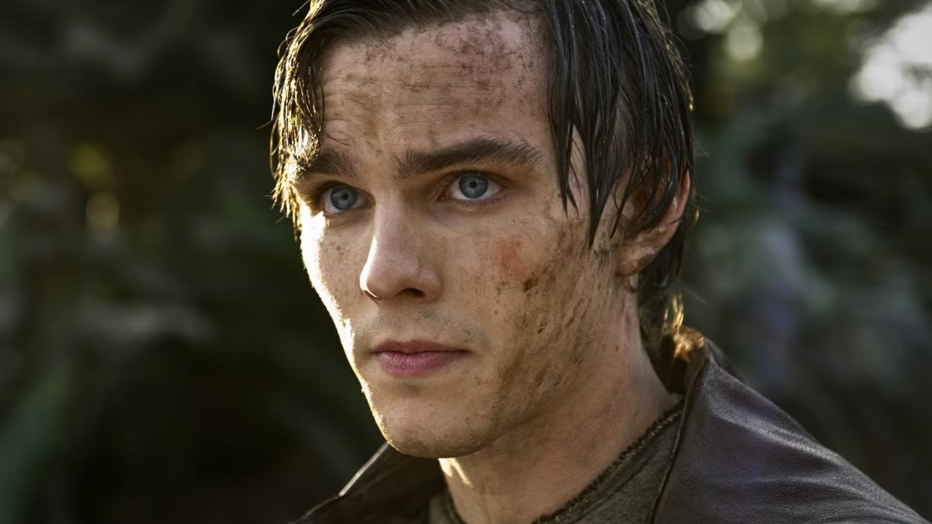 Nicholas Hoult se enteró de que perdió el papel de Batman de una manera desgarradora