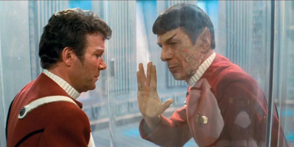 Kirk y Spock conversan mientras Spock está muriendo en la sala de máquinas en La ira de Khan.