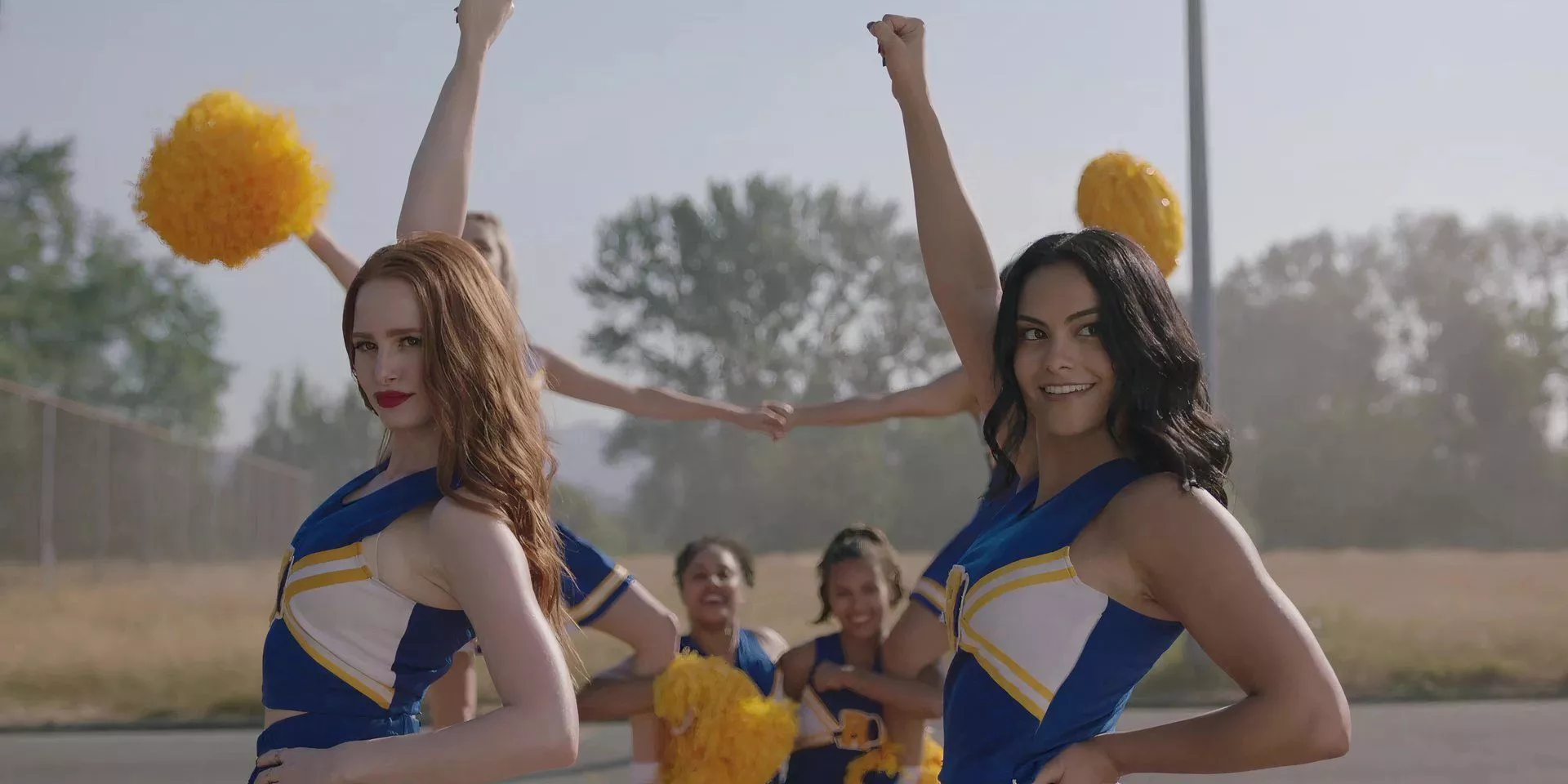 Cheryl, Veronica y las vixens animan en Riverdale