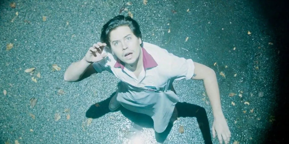 Jughead ve extraterrestres en Riverdale