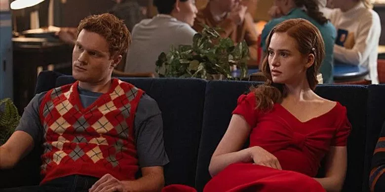 Nicholas Barasch como Julian en Riverdale