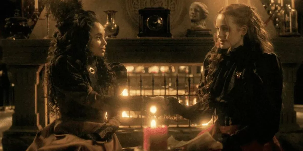 Abigail y Thomasina hablan en Riverdale