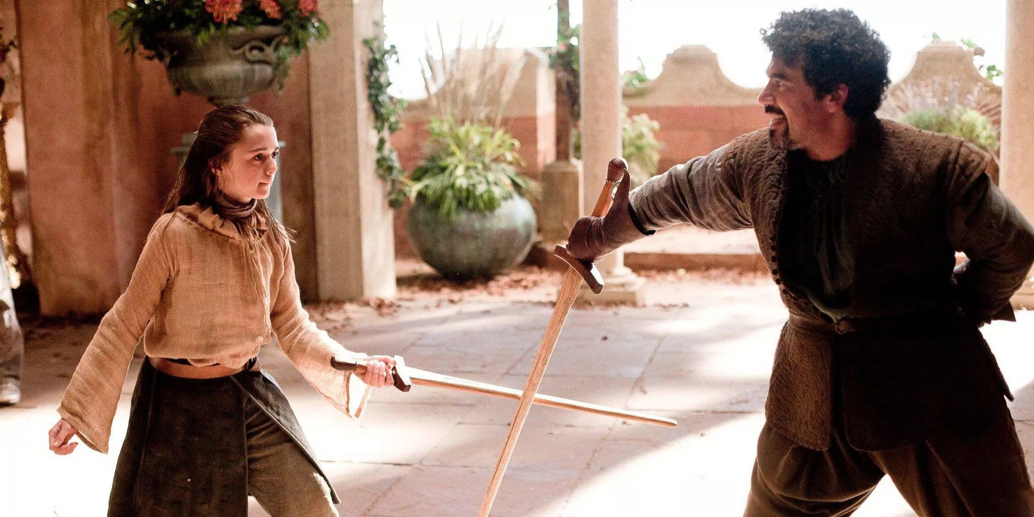 Syrio Forel entrena a Arya Stark en Game of Thrones