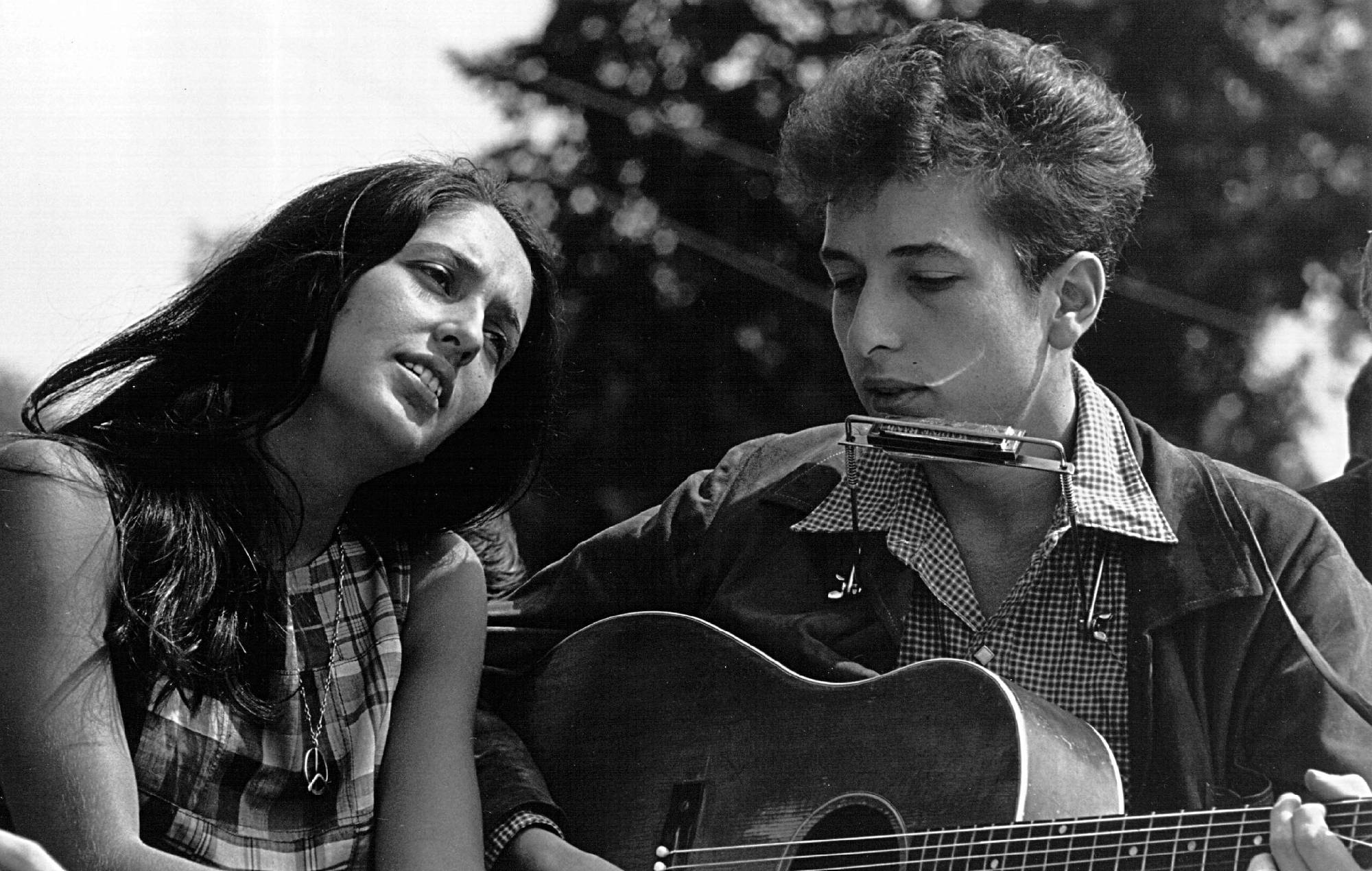 ¿Terminaron juntos Bob Dylan y Joan Baez? Romance de ‘A Complete Unknown’ explicado