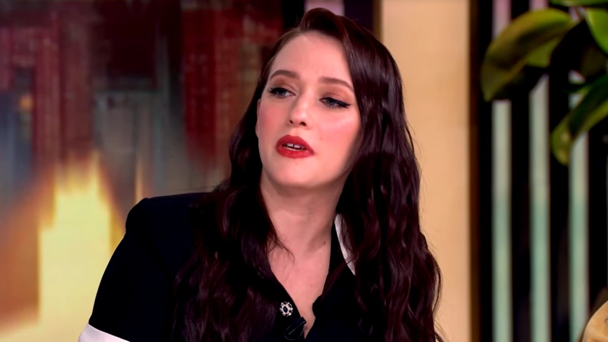 Kat Dennings siguió el mantra sobre el matrimonio de Whoopi Goldberg
