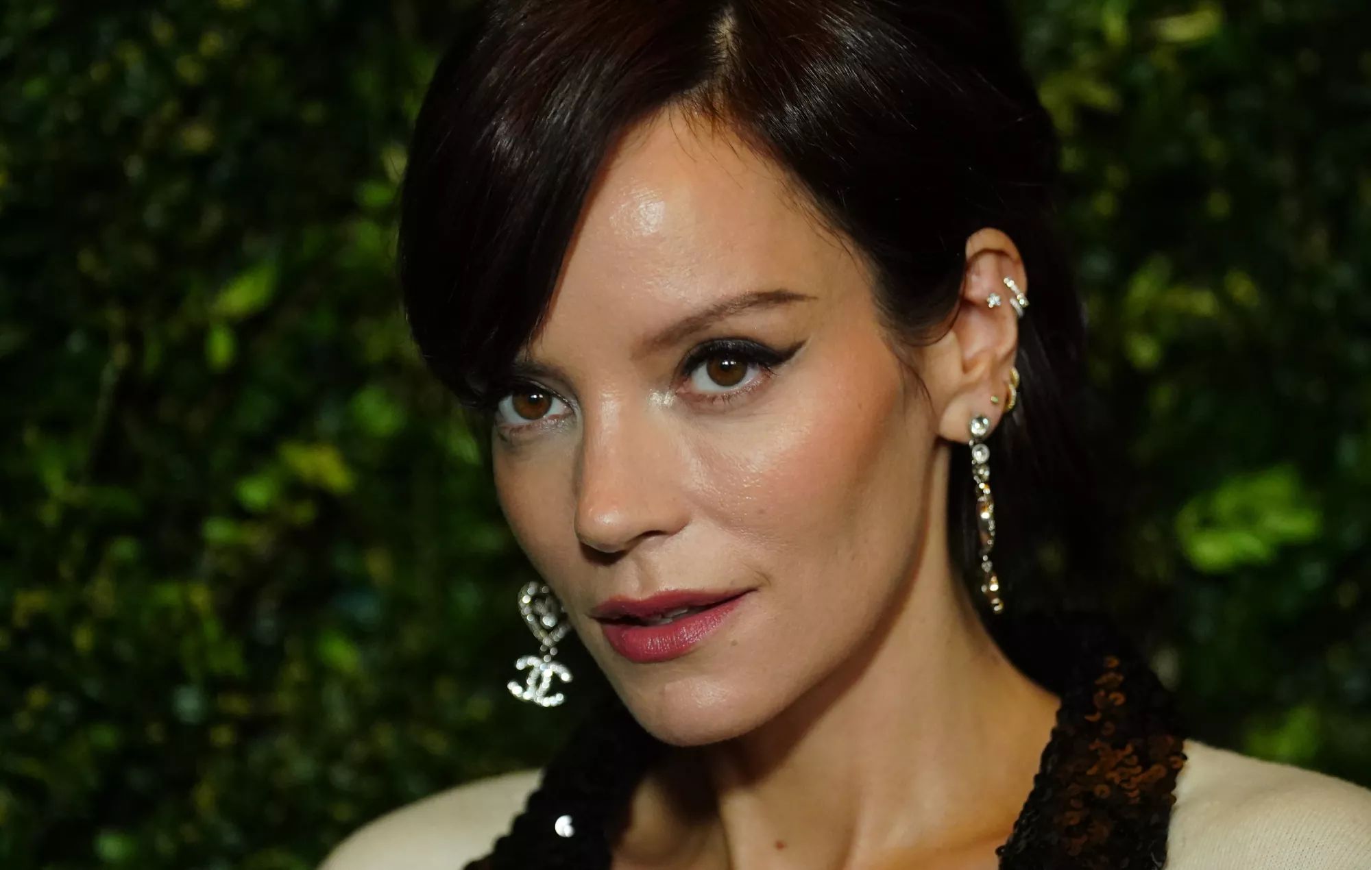 Lily Allen “no está en un buen lugar” y “en un espiral”, promete alejarse de los focos para centrarse en su salud mental