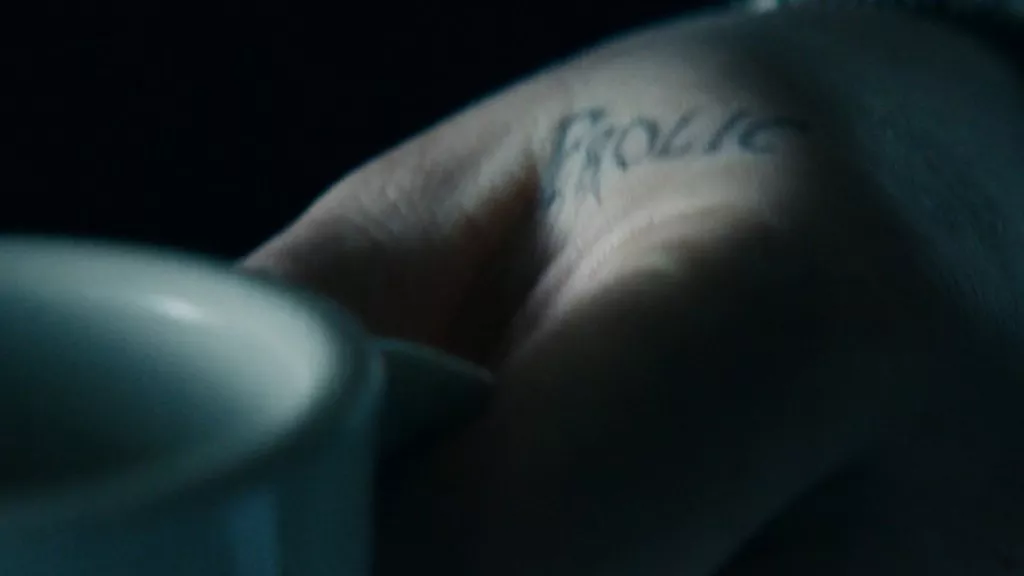 Severance Temporada 2: ¿Cuál es el significado del tatuaje del Sr. Drummond en el Episodio 2?