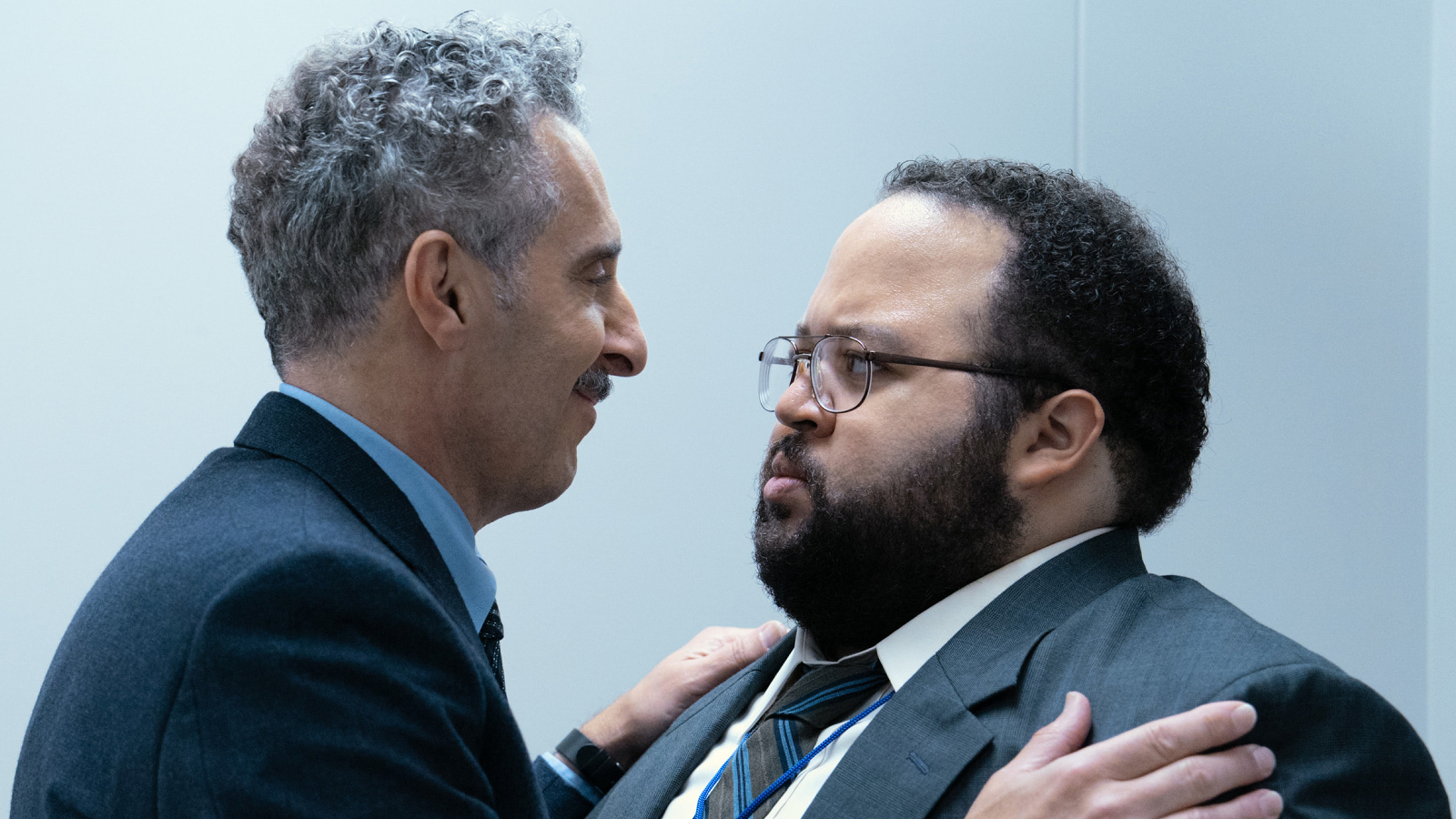 Severance Temporada 2: ¿Por qué despidió el Sr. Milchick a Irving y Dylan?