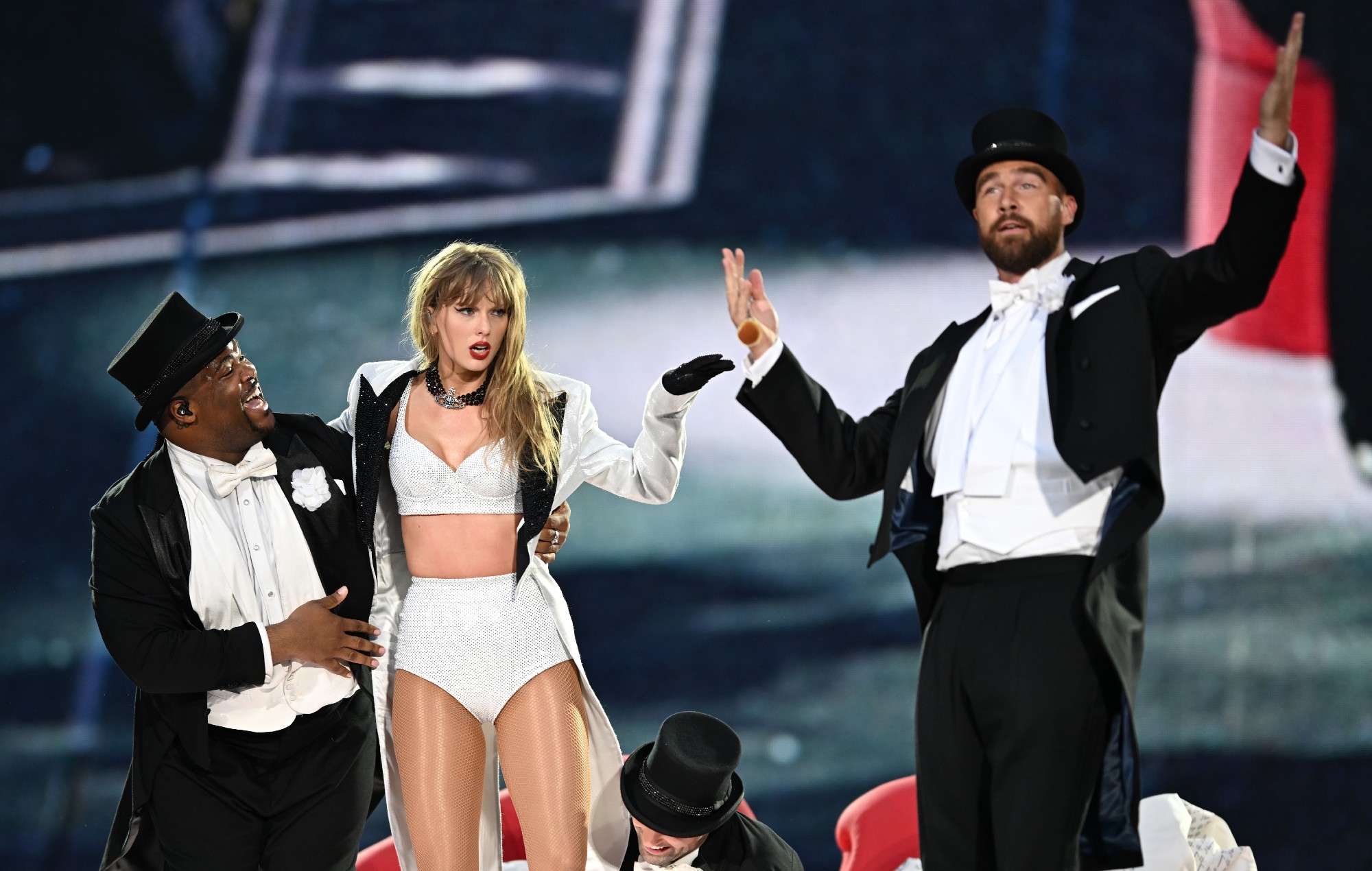 Travis Kelce insinúa nueva música de Taylor Swift