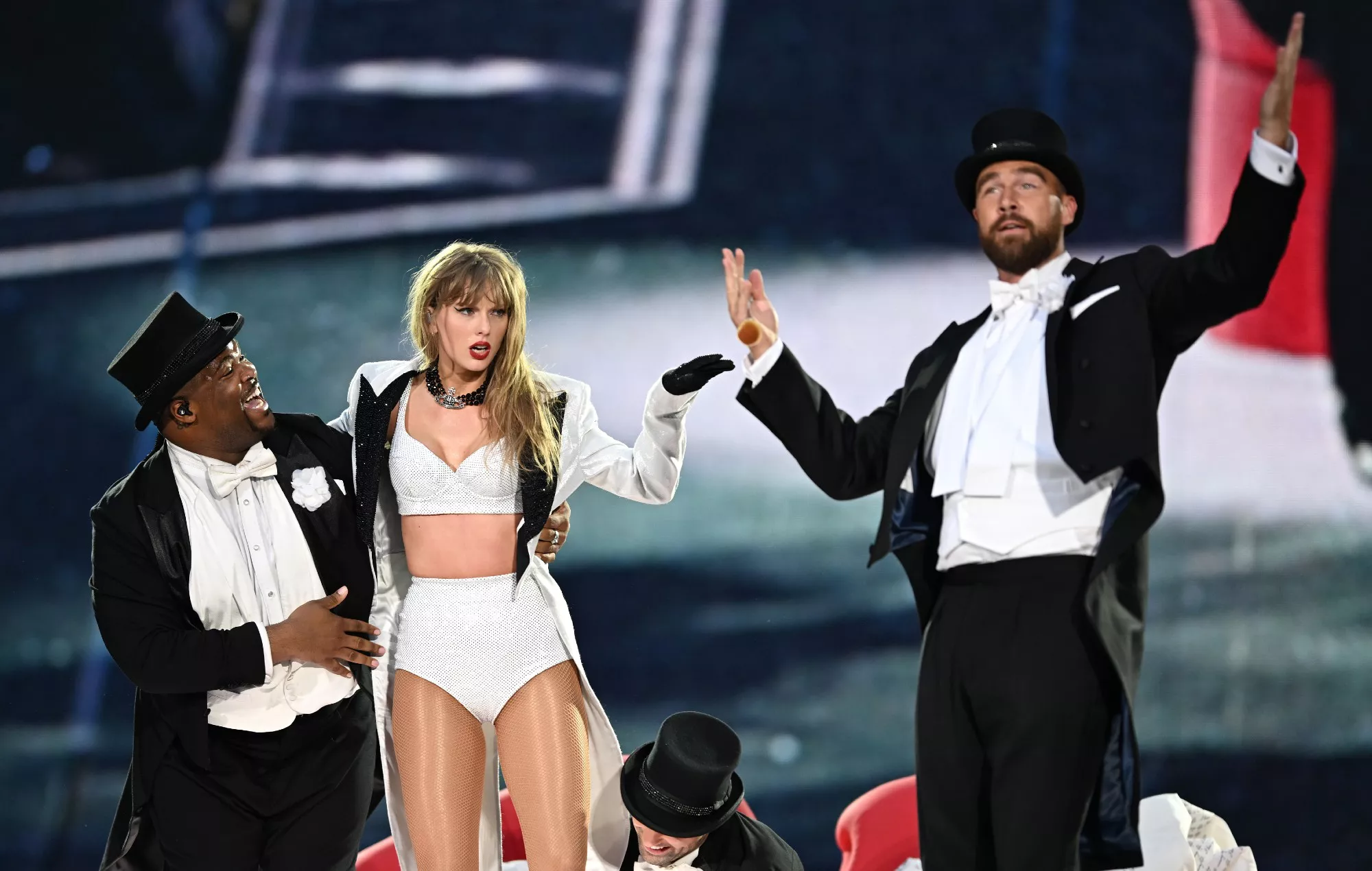 Travis Kelce insinúa nueva música de Taylor Swift