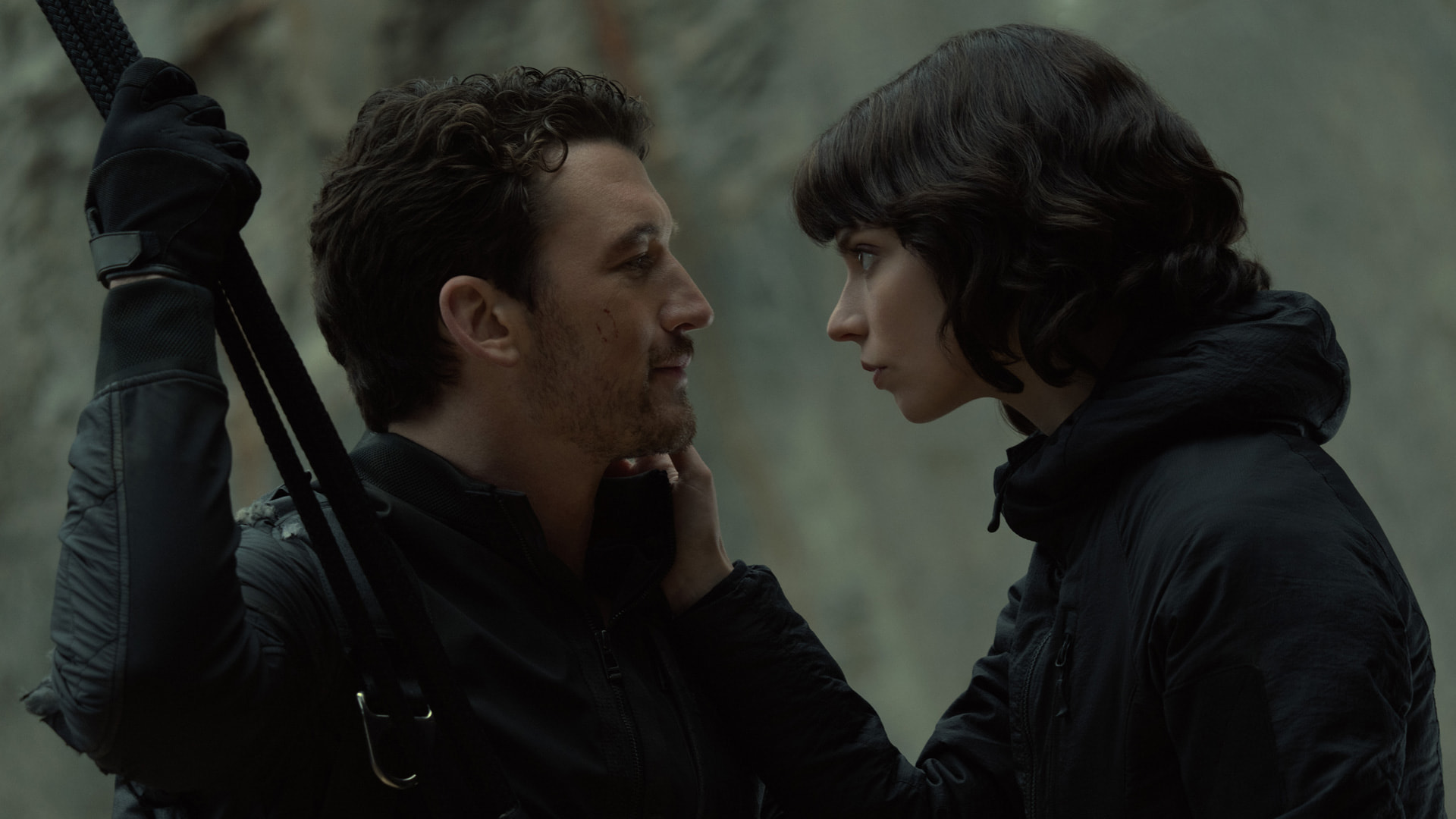 Todos los Actores Principales y el Reparto de The Gorge de Apple TV+