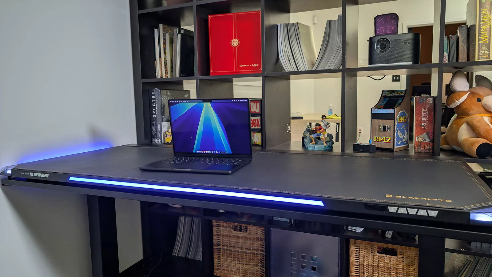 Blacklyte Atlas Desk Review