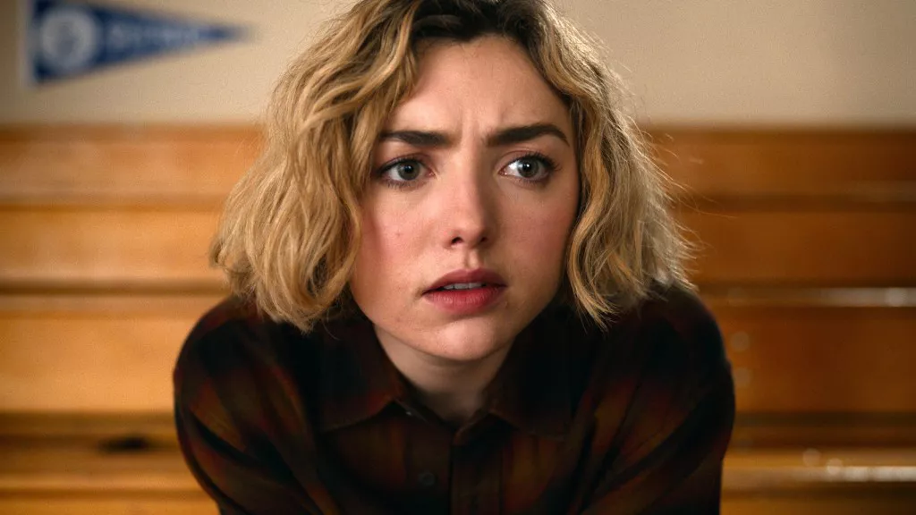 Cómo Todos Murieron en School Spirits (Spoilers de Temporadas 1 y 2)