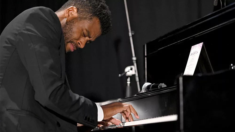 Kris Bowers, Trent Reznor y Atticus Ross lideran los ganadores en los Premios de la Sociedad de Compositores y Letristas