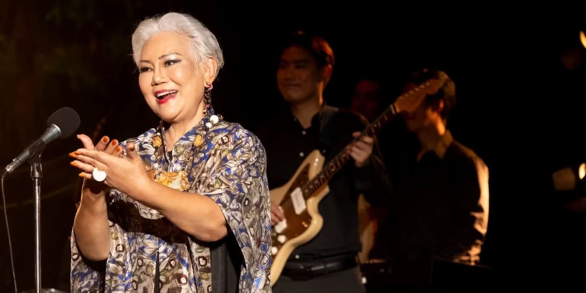 ¿Cuál es la canción tailandesa que Sritala cantó en el episodio 2 de White Lotus temporada 3?