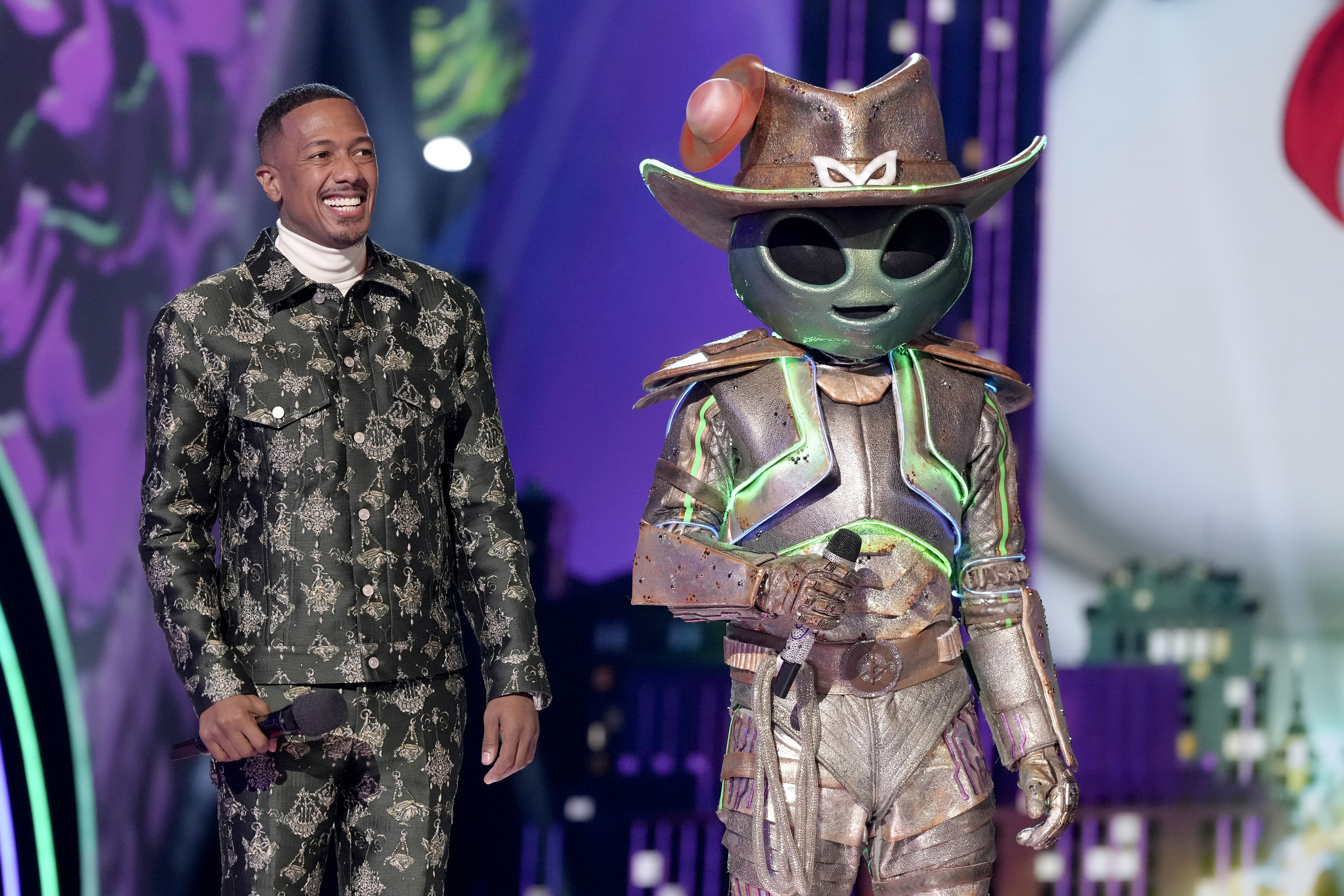 ‘The Masked Singer’ Revela la Identidad del Space Ranger: Aquí Está la Celebridad Bajo el Disfraz