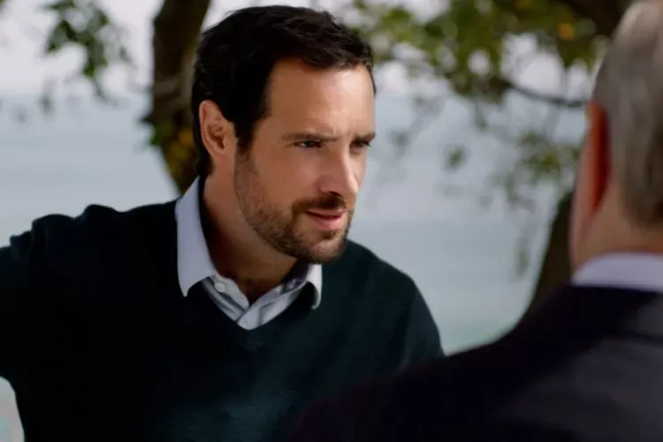 Todos los Actores Principales y Lista de Reparto de The Royal We