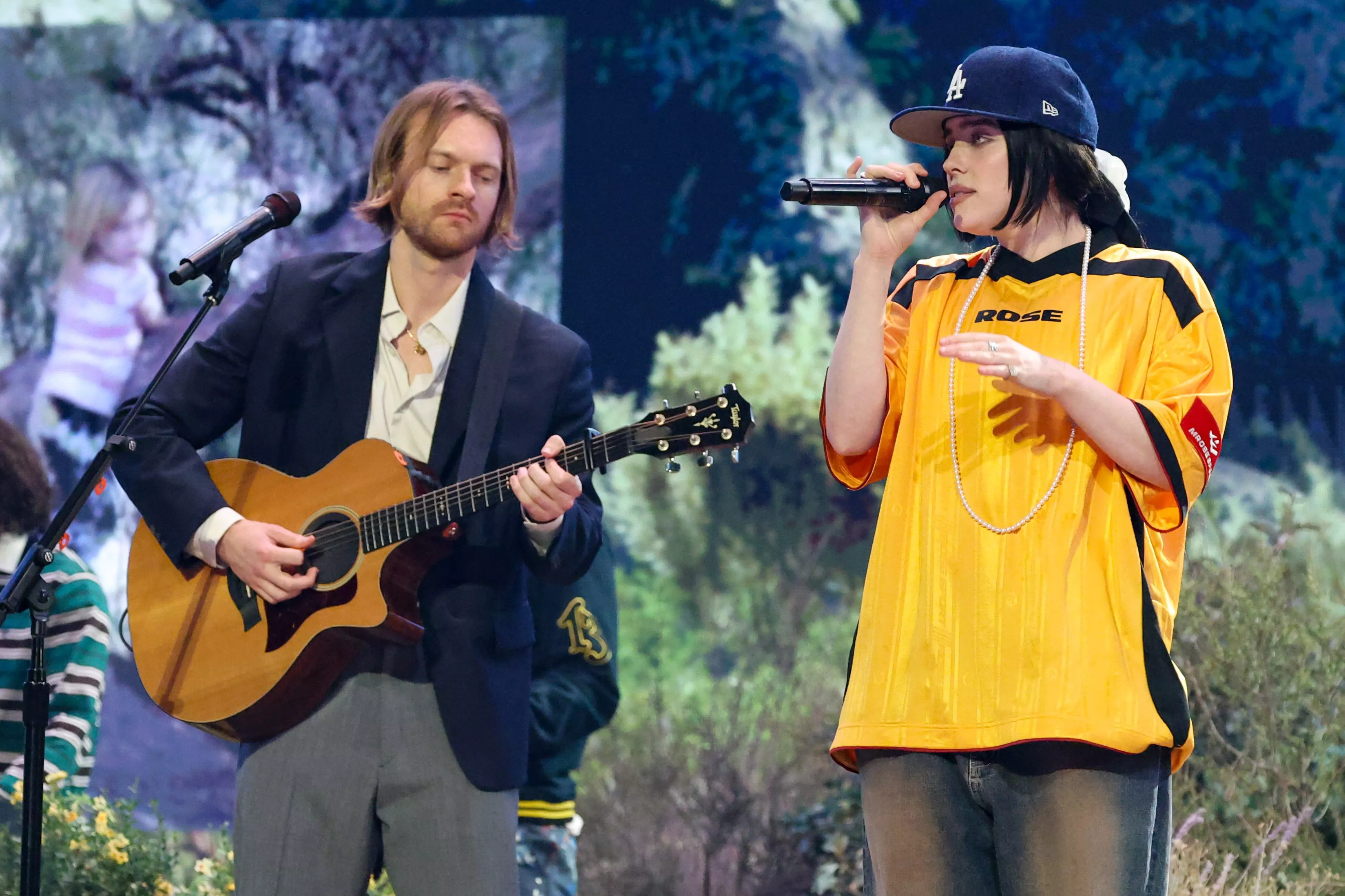 Billie Eilish y Finneas se unen a la gestión de Sandbox de Jason Owen
