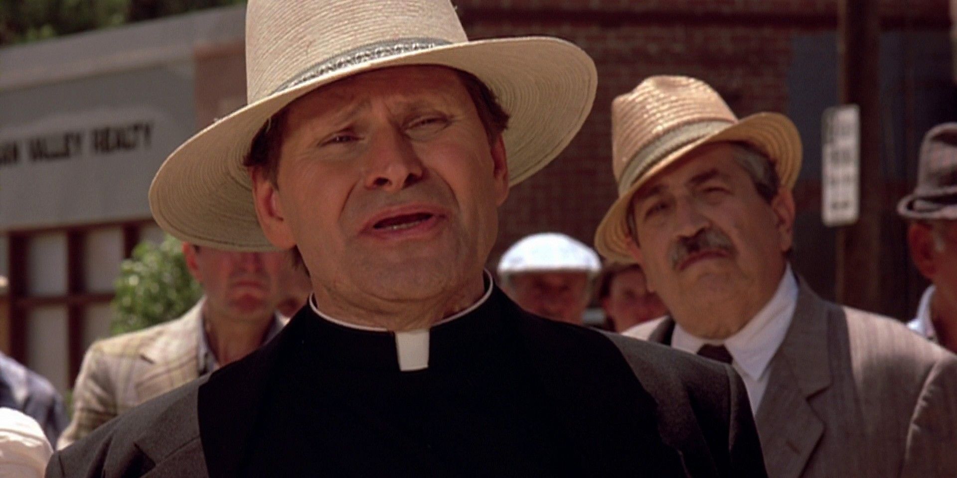 Bruce Glover, Actor de Personajes Icónicos y Villano de James Bond, Muere a los 92 Años