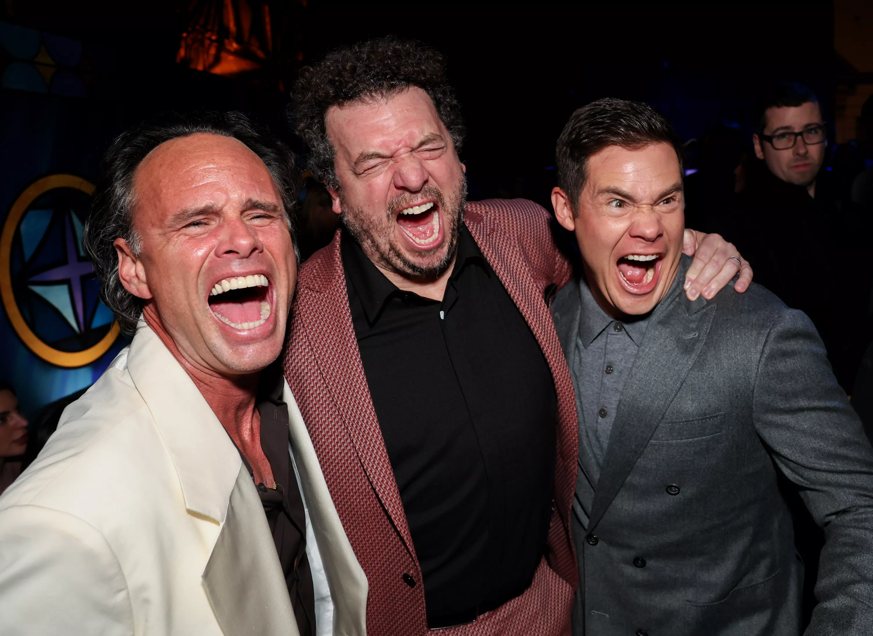 Walton Goggins, Danny McBride, Adam Devine en la premiere de la última temporada de 'The Righteous Gemstones' en Paramount Theatre el 5 de marzo de 2025 en Los Ángeles, California.