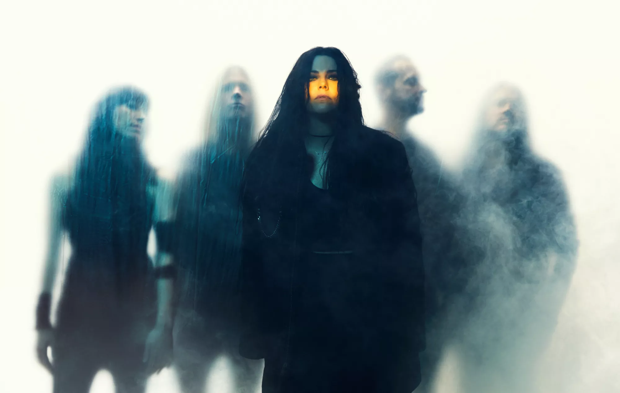 Escucha el dramático nuevo sencillo de Evanescence 'Afterlife' de la serie de Netflix 'Devil May Cry'