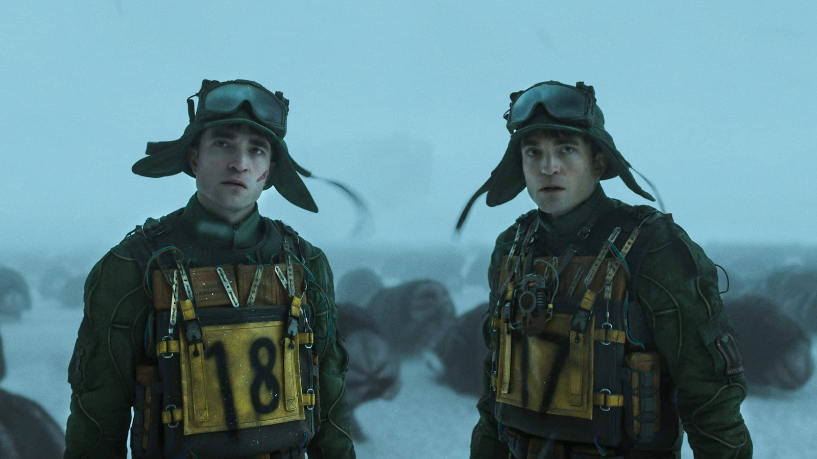 Robert Pattinson Doble Tarea Sosteniendo la Inconsistente Secuela de Parasite de Bong Joon-ho, Mickey 17 [Reseña]