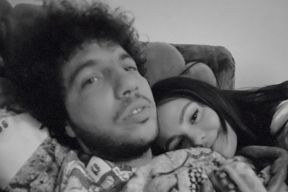 Selena Gomez y Benny Blanco lanzan álbum colaborativo 'I Said I Love You First'