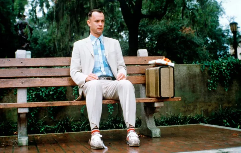 Tom Hanks y Chet Hanks recreando Forrest Gump