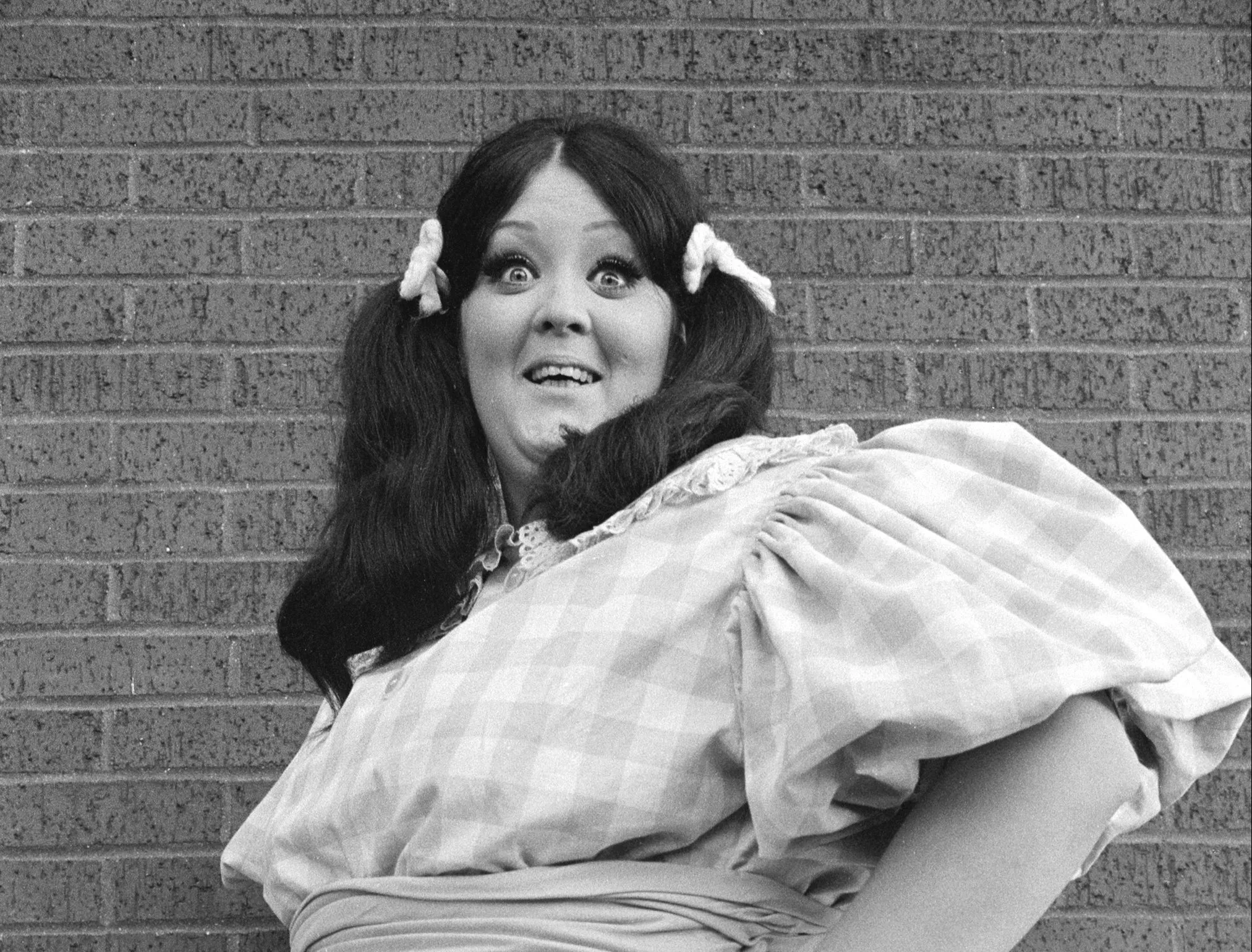 Lulu Roman, estrella de 'Hee Haw', fallece a los 78 años
