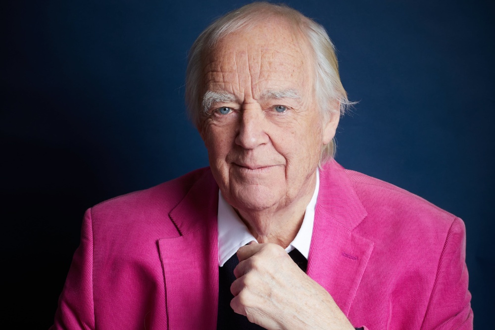 'El Rey León', 'Aladino' y el regreso del letrista Tim Rice a las películas animadas con 'La Tierra de a Veces' (EXCLUSIVO)