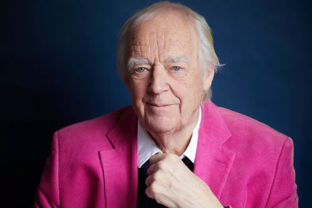 'El Rey León', 'Aladino' y el regreso del letrista Tim Rice a las películas animadas con 'La Tierra de a Veces' (EXCLUSIVO)