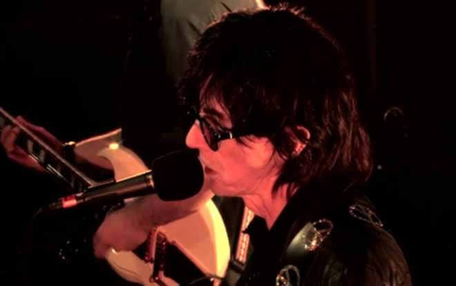 Los Cars interpretan en directo ‘Free’