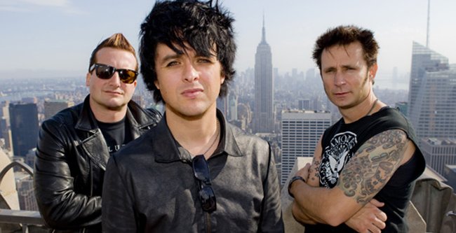 Green Day estrenan una canción dedicada a Amy Winehouse en un show sorpresa: chicos, ¿estáis de coña?