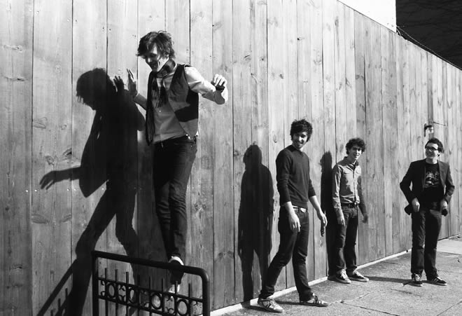 Tokyo Police Club versionan a los Strokes y a LCD Soundsystem